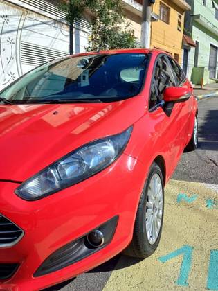 FORD FIESTA 1.6 TITANIUM HATCH 16V FLEX 4P POWERSHIFT FORD FIESTA 1.6 TITANIUM HATCH 16V FLEX 4P POWERSHIFT